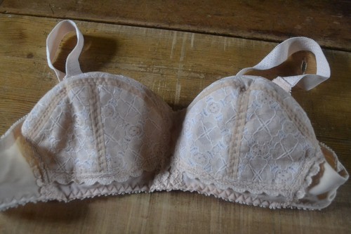 Hautfarben mit spitze - bh, 90