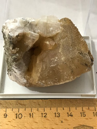 Mineralien besonderheit - mm,