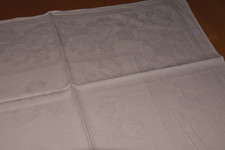 Alte Damast Tischdecke Webmuster Blumen Rosen 150 x 125 cm (13536)