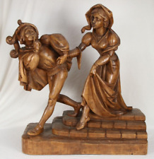 Große alte Holzfigur