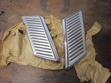 NEU! Original CHROM Blenden C Säule Wartburg 353 1. Serie Entlüftungsblenden