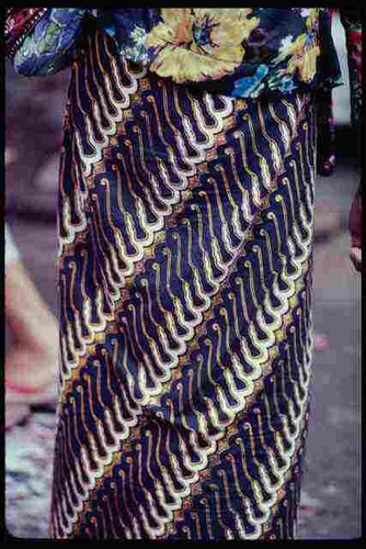 217029 surabaya batik sarong - surabaya, a
