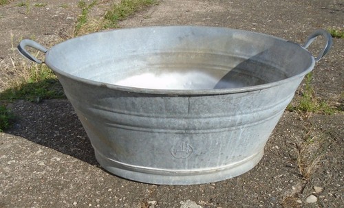 Alte zinkwanne wasser - alte,