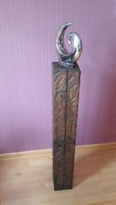 Kunstskulptur aus Holz für