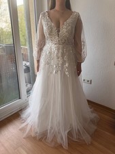 Neues Brautkleid mit Etikett