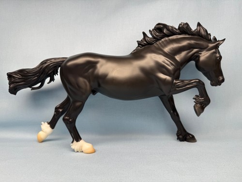 Breyer model horse - breyer,