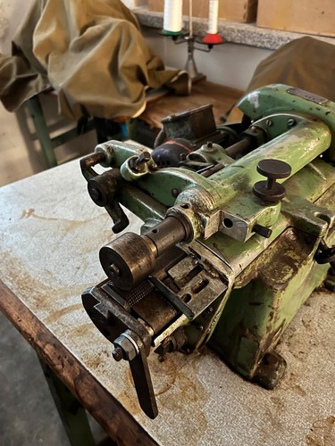 Kantenleimmaschine