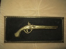 Wand Steinschlosspistole Attrappe aus Messing mit dazugehörigem Bilderrahmen 