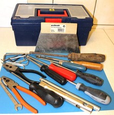 Werkzeugkiste und Werkzeug