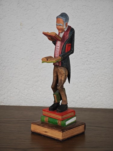 Handgeschnitzte holzfigur der - handgeschnitzte,
