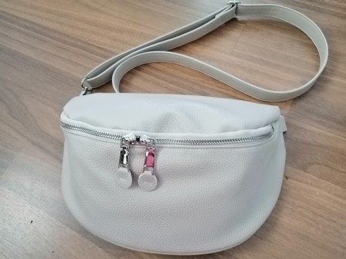 Sportliche schultertasche mit - sportliche,