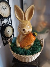 Osterhase Pappmache - mit korb und ostergras - groß -