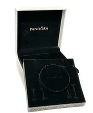 PANDORA Schmuck-Box Armband