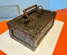 Antike Metall Schatulle Eisen Kassette mit Schlüssel