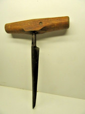 Antiker geschmiedeter Handbohrer mit Holzgriff - Bohrerlänge 22 cm