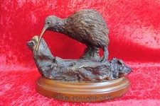 Schöne , alte Figur ,  Kiwi , Wappentier Neuseeland , signiert !
