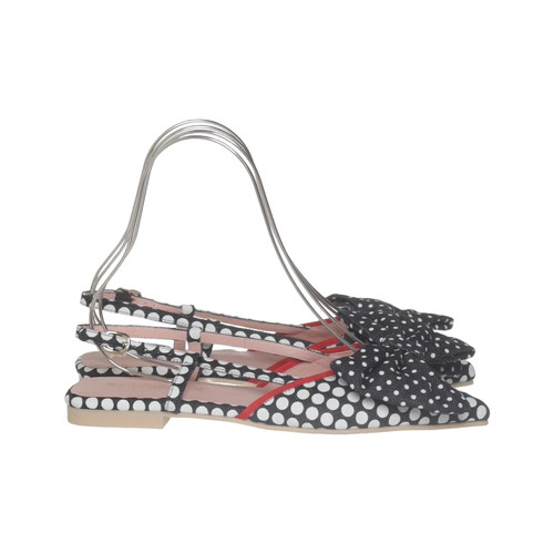 Pretty ballerinas - pretty,