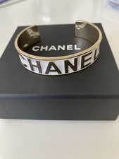 CHANEL Armband Armreif Gold CC