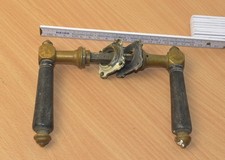 schöne alte Türklinke Messing / Holz, mit Rosetten, #2