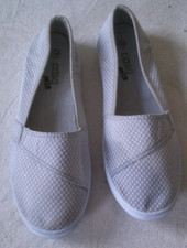 Weiß/beige klein karierte Stoff-Ballerinas mit weißer Sophle Gr. 39