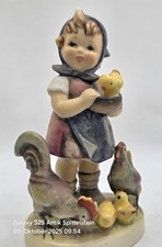 Goebel Hummel Figur 199/0 Im Hühnerhof 12cm
