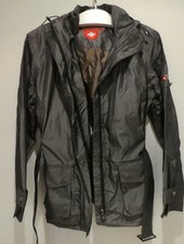 Ungetragene  Damenjacke