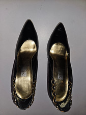 Damenpumps Gr. 38 USA schwarz Leder mit Metall-Spitze + Goldverzierung, Rarität