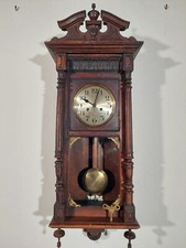 Wunderschöne alte Wanduhr, Mechanik mit Pendel