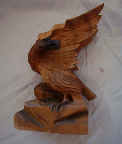 Geschnitzter holz adler - geschnitzter,