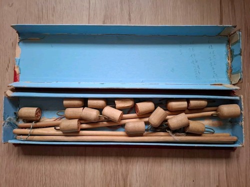 Antikes angelspiel aus holz - angelspiel,
