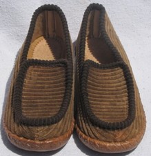 Hausschuhe heller Cord 9,95