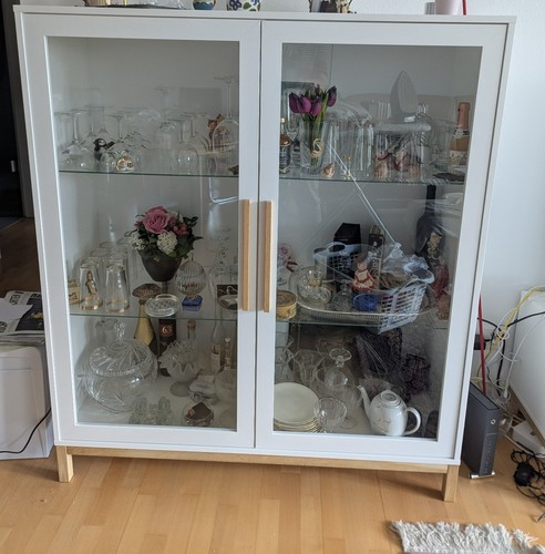 Glasvitrine weiß