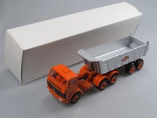 Conrad Mercedes-Benz Kipp-Sattelzug Readymix Meiller-Kipper orange/silber 1:50