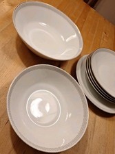 Geschirr von Hutschenreuther Hohenberg mit  Goldrand