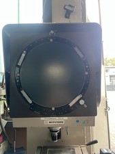 Mitutoyo Profilprojektor PJ 300 Tageslichtprojektor