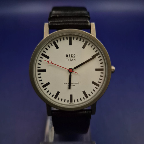 Minimalistische osco titan - minimalistische,