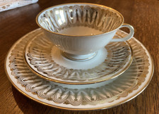 Sammeltasse 3-teil. Porzellan