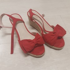Rote Schleifen Schuhe Wedges