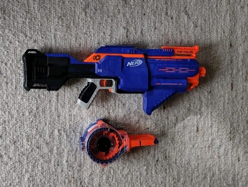 Nerf elite infinus dartblaster - infinus,