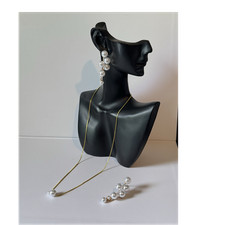 Goldfarbenes Schmuckset mit