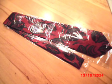 Krawatte rot mit Muster grün, blau, grau, OVP, SILK 100 %