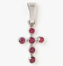 Kleiner Kreuz Anhänger 8