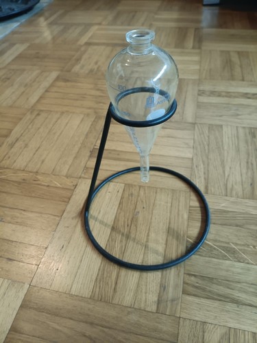 Messkolben bürette mit - messkolben,, einer