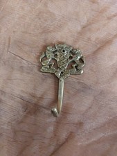 Goldener Haken Wandhaken