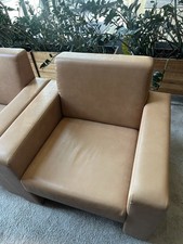 Eleganter Ledersessel in