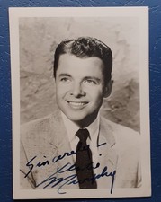 Audie Murphy (+), Orig. Autogramm auf s/w Bild, Gr: 10,5 x 7,5 cm