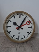 TN Fabrikuhr Beige mit Rotem
