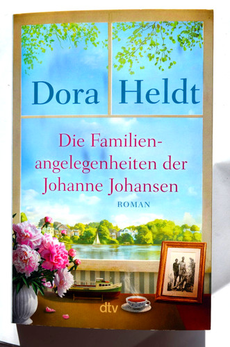 Dora heldt die - dora, heldt: