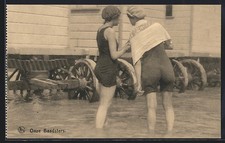 AK Onze Baadsters, zwei Damen