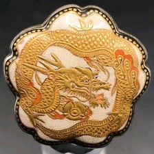 Antike Satsuma Keramik Gürtelschnalle mit Gold Drache, 19. Jh. Meiji Zeit  